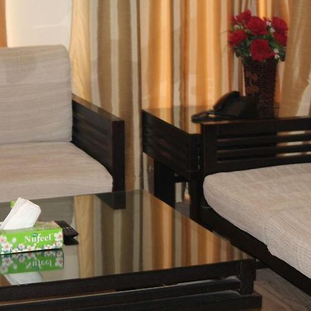 Hotel Vipul Grand Gurgáon Kültér fotó