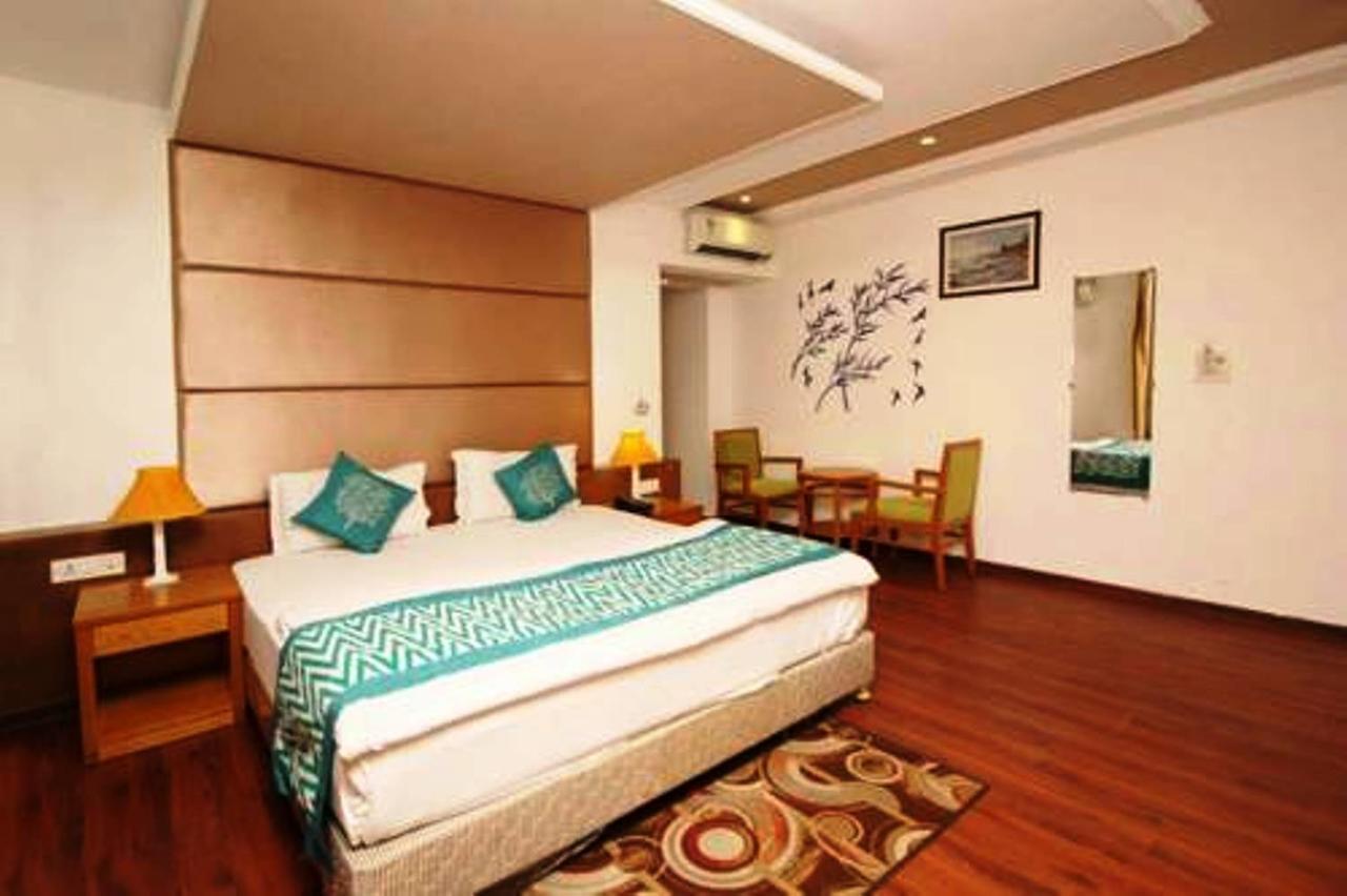 Hotel Vipul Grand Gurgáon Kültér fotó