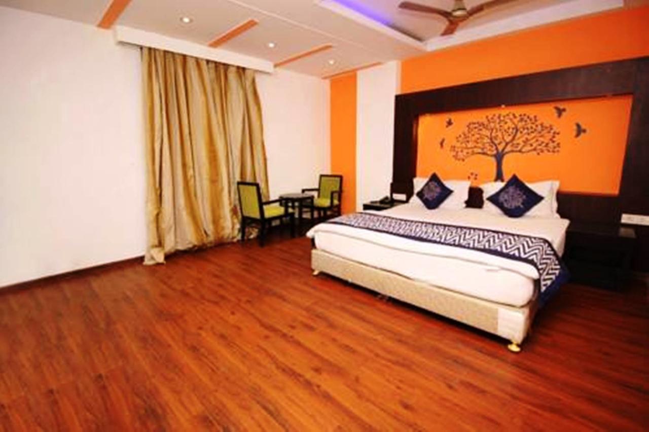 Hotel Vipul Grand Gurgáon Kültér fotó